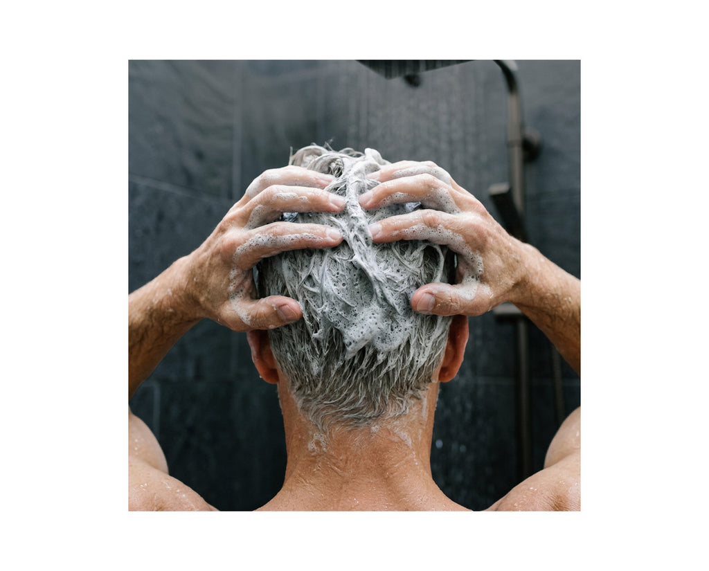 graham-hill-loop-grey-colour-shampoo_anwendung